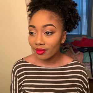 Meet your Posher, Cierra